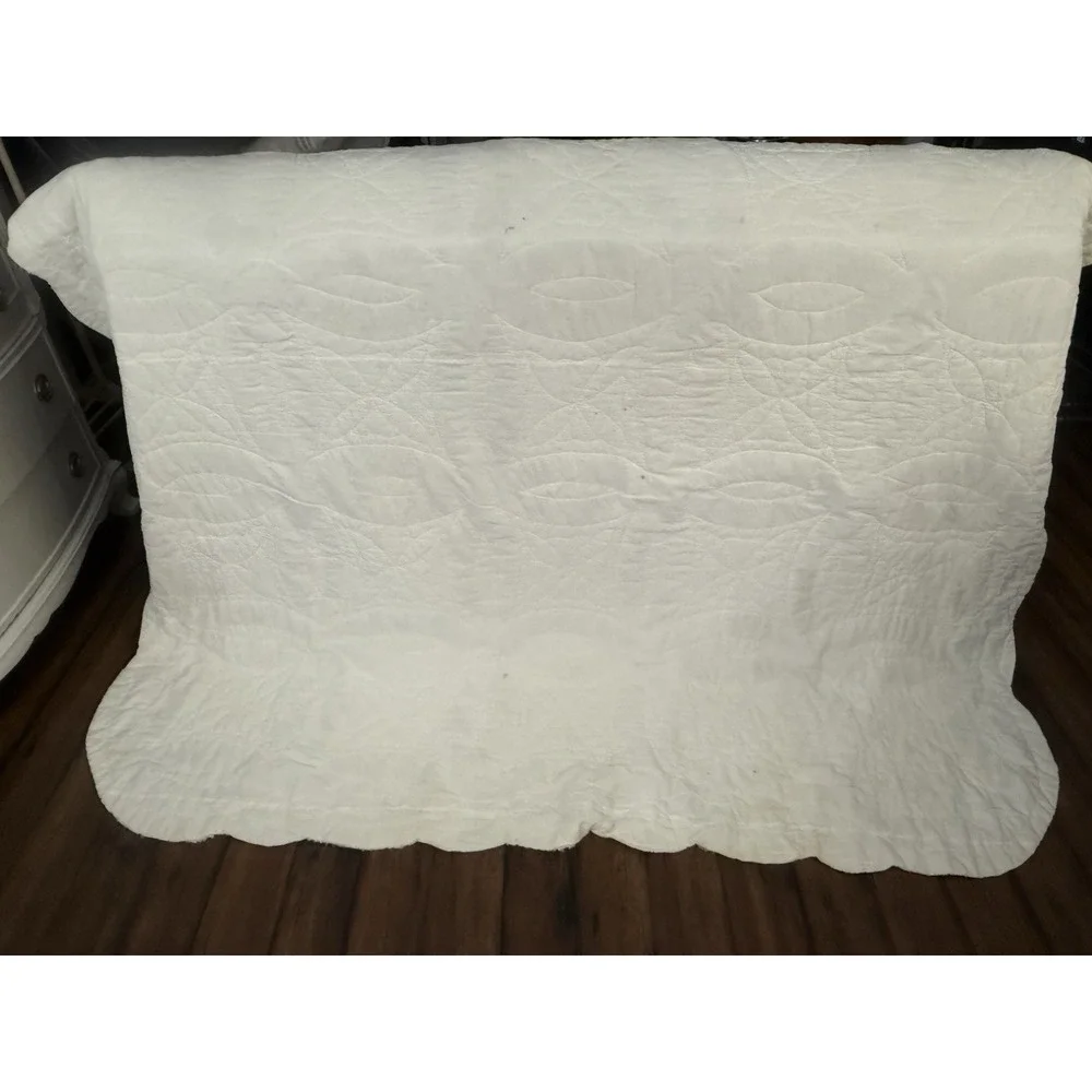 Vintage Handmade Floral Double Wedding Ring Pattern Quilt (80 x 80) Cottage Core